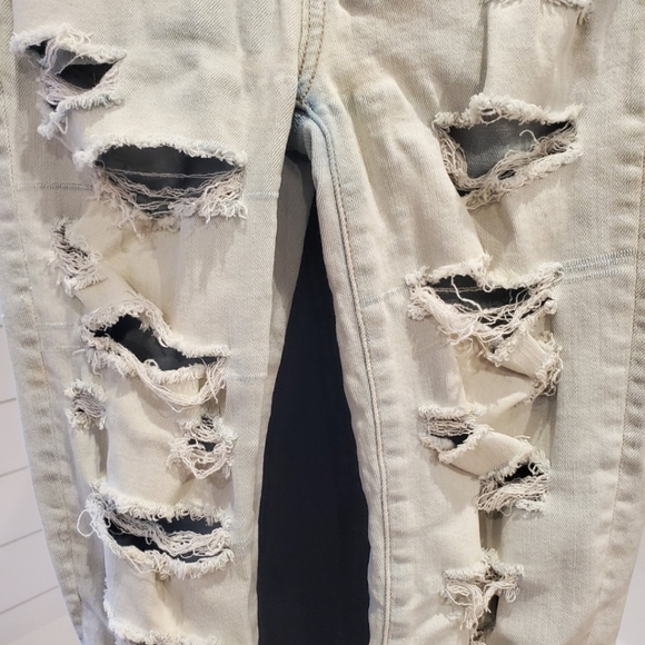 AE distressed jeans - Picture 3 of 9